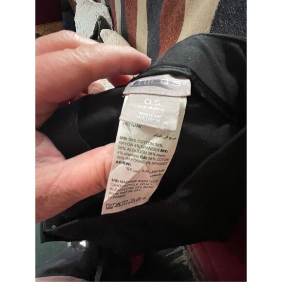 Chico’s size 6 (.05) Ponte knit cropped pants . - Picture 6 of 7